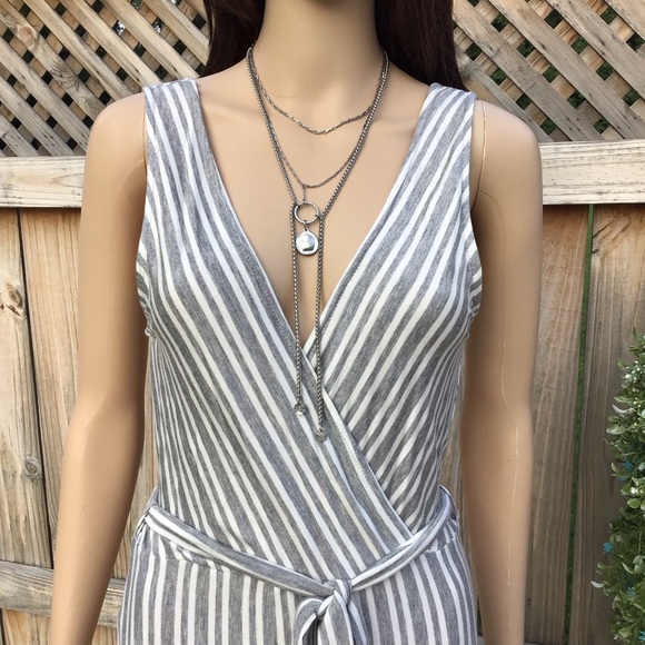FRONT & BACK V~NECK SEMI~CROPPED SOFT JUMPSUIT - Picture 6 of 14